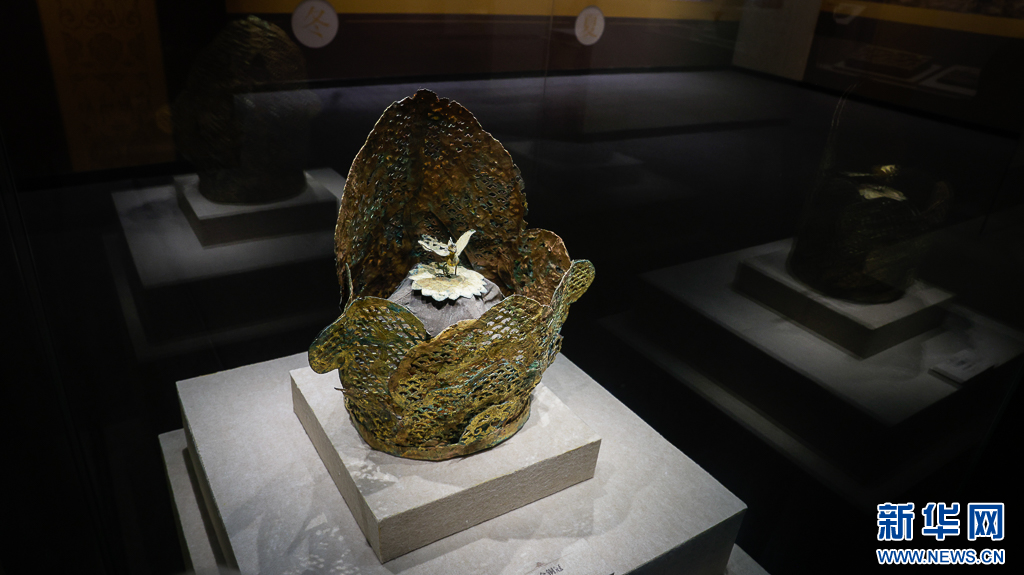 “契丹印迹——内蒙古辽代文物精品展”展出的文物（摄于9月30日）。新华网发（刘东 摄）