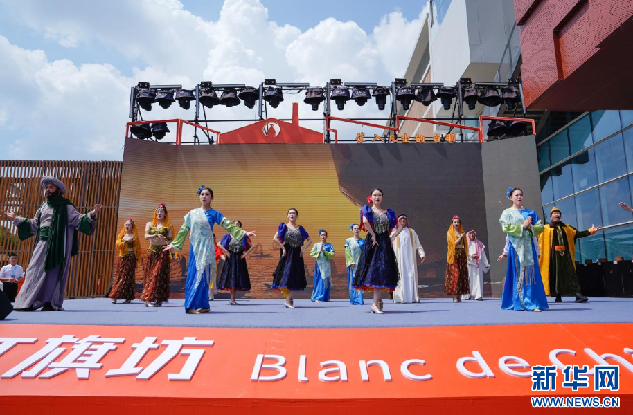 图为启动仪式节目表演。新华网 蒋巧玲 摄