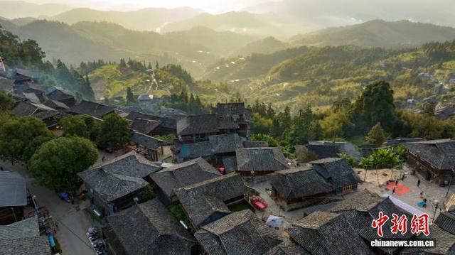 航拍贵州省从江县丙妹镇岜沙苗寨。吴德军 摄