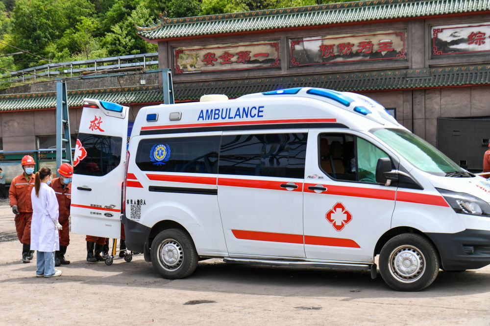 这是5月23日在山西省长治市沁源县通洲集团留神峪煤矿拍摄的救援现场。新华社记者 曹阳 摄