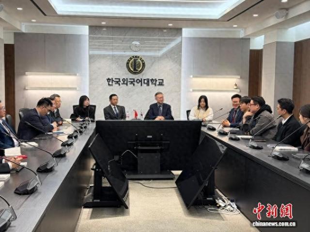 3月6日，中国驻韩国大使戴兵访问韩国外国语大学并与中韩师生代表座谈。图为座谈现场。中新网记者 刘旭 摄