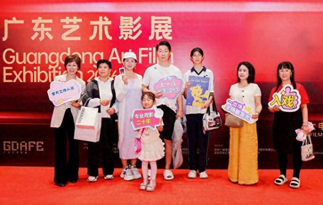 观众打卡加拿大电影展映活动。主办方供图