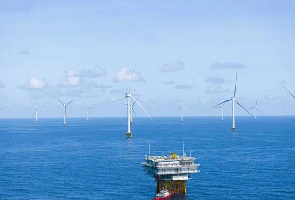 截至2025年9月14日，广西防城港海上风电示范项目万兴海风场安全运行598天