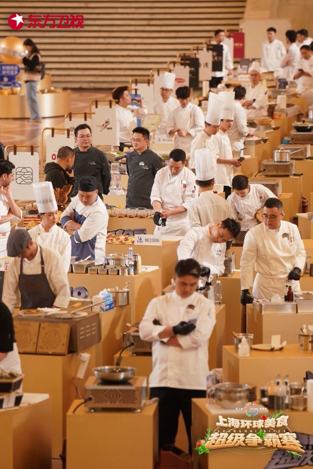 七个国家的80余位厨师参与了此次美食争霸赛 