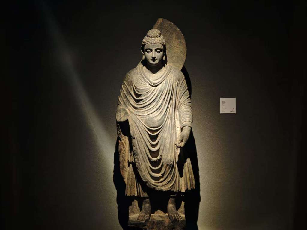 展出现场的佛像