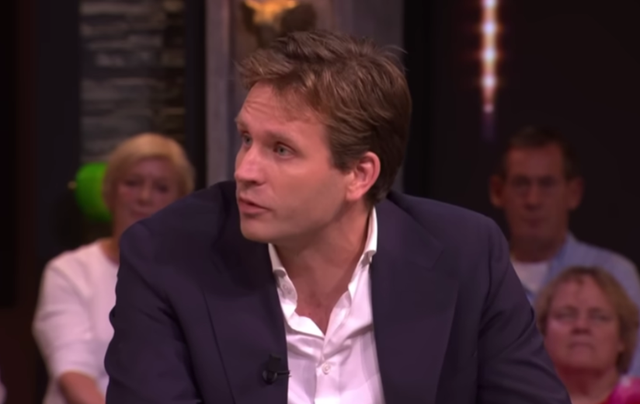 资料图：荷兰经济事务部大臣文森特·卡雷曼斯 视频截图