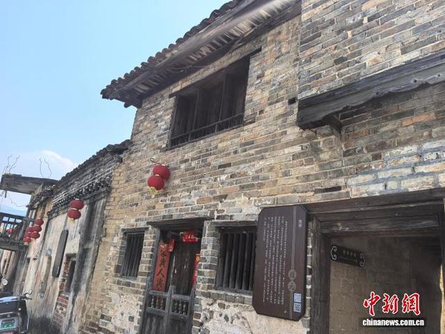 图为位于湖南郴州宜章县的腊元古村的一处炮楼。中新社记者 鲁毅 摄