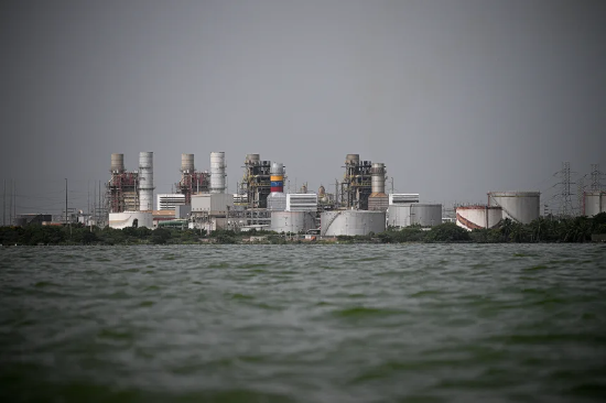 委内瑞拉国家石油公司旗下的一座炼油厂。