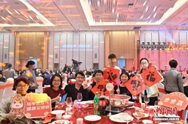 晚会现场。 记者 陈楚红 摄