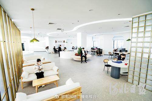 9月29日拍摄的邯郸市肥乡区政务服务中心。薛建东摄