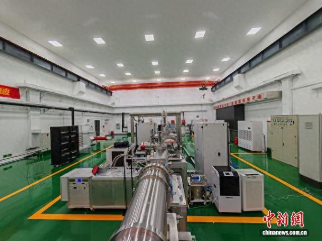 图为大型科学装置HINEG-II部分展示。中子科学(重庆)研究院供图