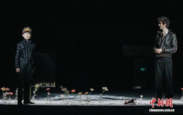 11月15日晚，中法合作音乐戏剧《小王子》武汉开启全球首演。央华戏剧 供图