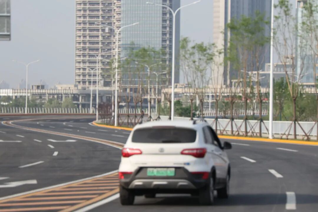 4月25日，通州区五河交汇处的千菏泻露桥正式通车