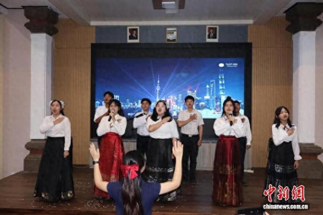 图为现场文艺表演。主办方供图