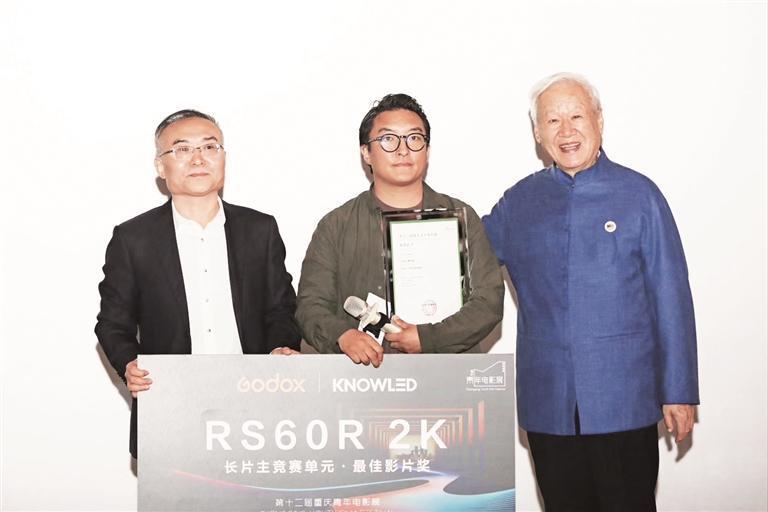 电影主创人员合影。 受访者供图