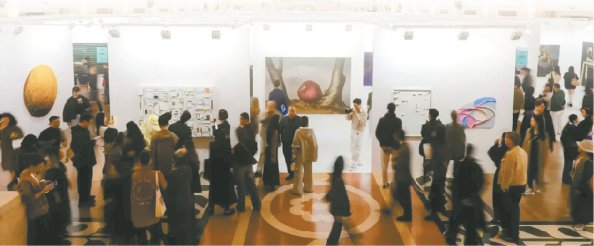 扫一扫请关注“新民艺评”