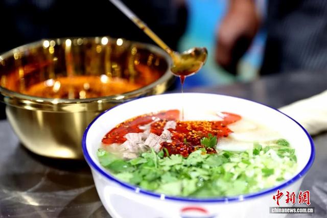 2023年10月21日拍摄的青海拉面。中新社记者 薛蒂 摄