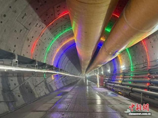 引江补汉土建2标6#平洞管片成型段。 张鹏波 摄