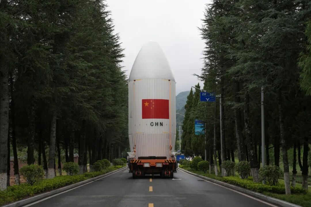 星罩组合体转运（王淇俊 摄）