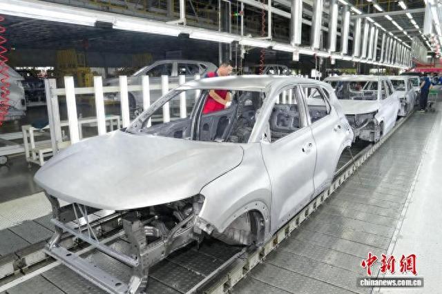悦达起亚第三工厂总装线。蔡玉成摄