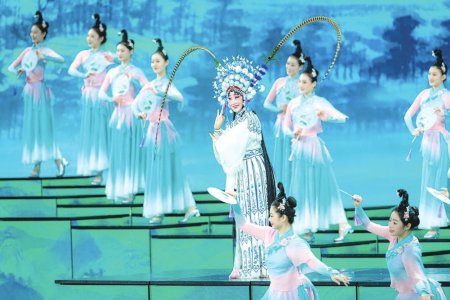 　　著名川剧表演艺术家陈巧茹亮相2024总台央视春晚，演出川剧《别洞观景》选段。 本报资料图