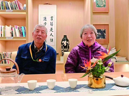 住进养老院的杨爷爷和王奶奶“感觉良好”。     吴忠强 摄