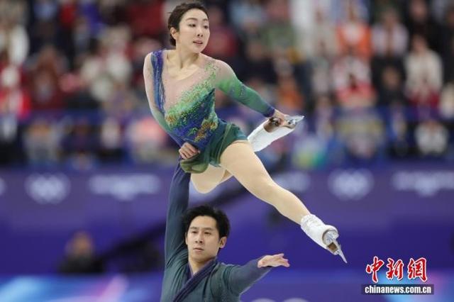 隋文静/韩聪在米兰冬奥会比赛中。中新社记者 蒋启明 摄